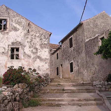 Holiday Porovac